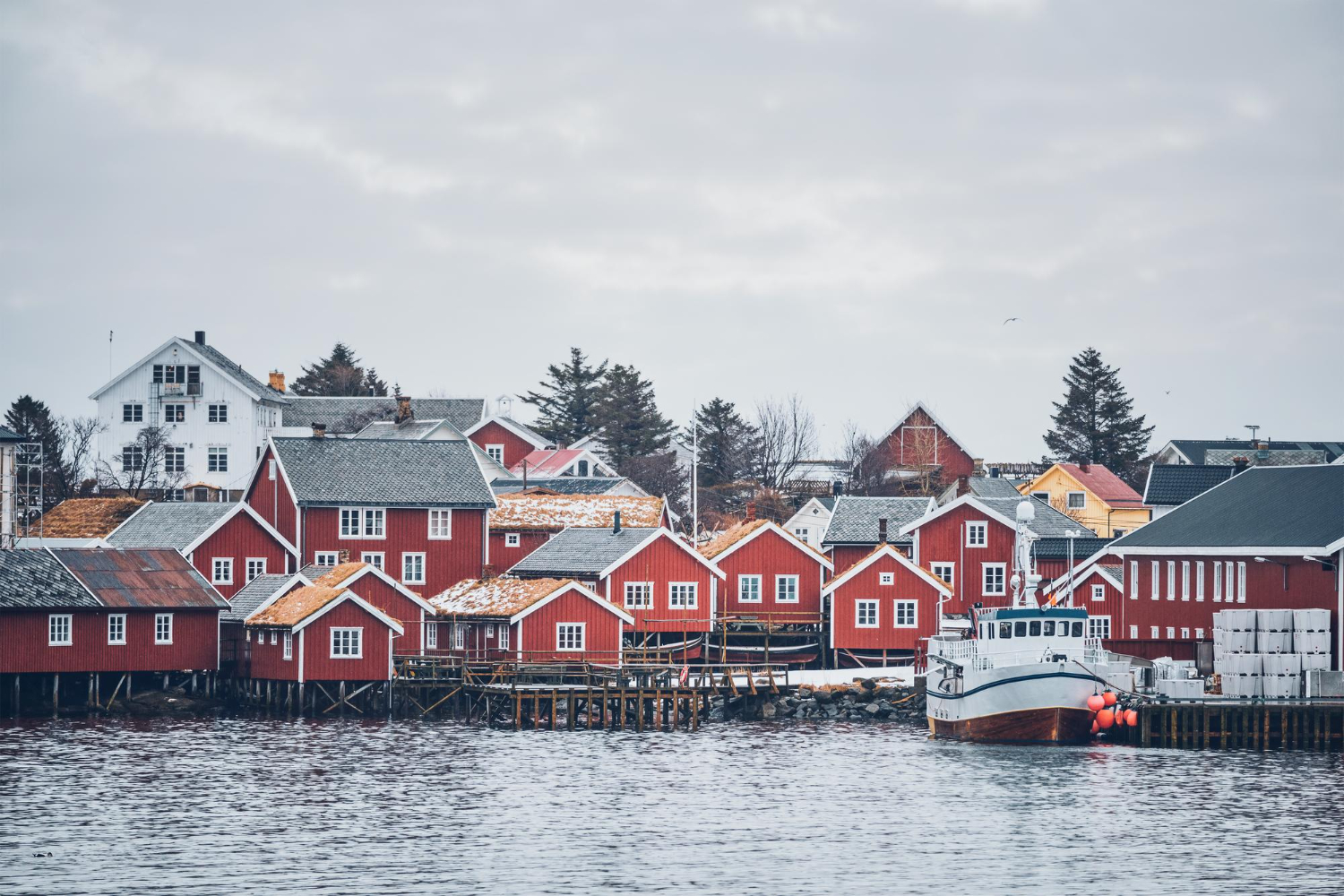 Reine fishing village on Lofoten islands.jpg